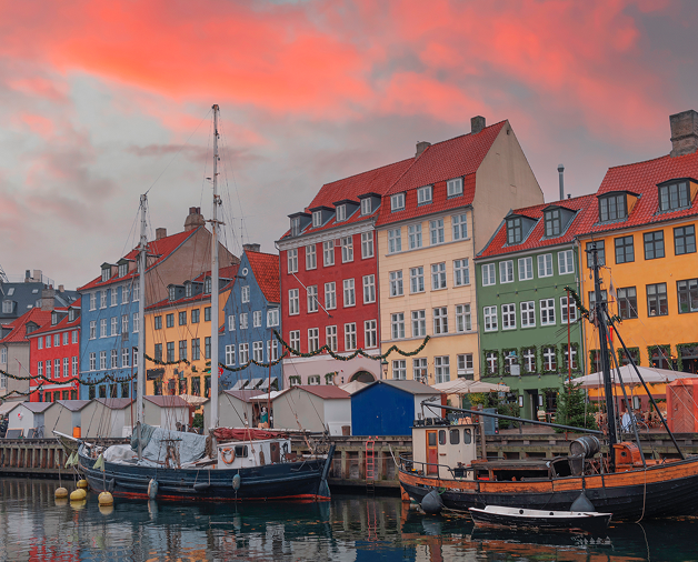 북유럽 크루즈 - 덴마크 코펜하겐의 컬러풀한 가옥들과 운하, 전통적인 북유럽 항구 도시의 아름다운 풍경