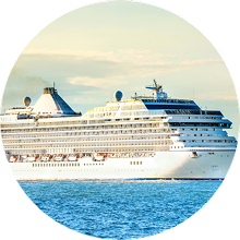 전일해상 - 크루즈선이 푸른 아라비아해를 항해하는 모습